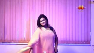 Kolkatan in saree undressed
